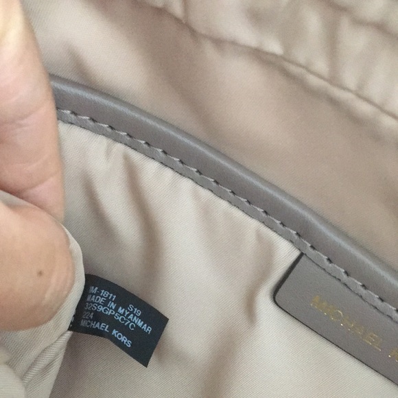 SOLD!!! Michael Kors Polly Large East West Nylon Crossbody Bag NWT - Picture 8 of 11